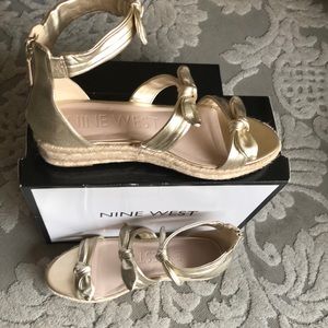 Nine West gold wedge espadrille sandal - size 11